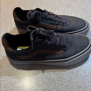 Vans Ward Deluxe Men’s Grey & Brown Skater Sneaker Size 8.5 EUC